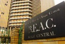 Sede del BEAC (Banco de los Estados de África Central) en Yaoundé , Camerún