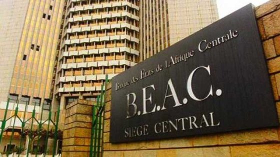 Sede del BEAC (Banco de los Estados de África Central) en Yaoundé , Camerún