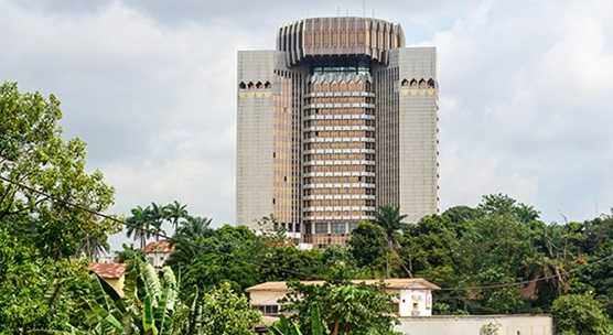 Sede del Banco de los Estados de África Central en Yaoundé, Camerún.