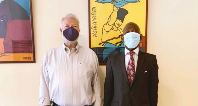 Nvono-Ncá se ha reunido con Michael Stenger, Presidente de la revista Perspectives, una publicación de la Cámara de Comercio, Industria y Agricultura CBLACP (Bélgica – Luxemburgo – África – Caribe – Pacífico).