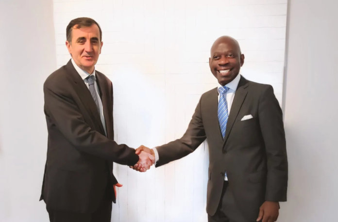 El Embajador de Guinea Ecuatorial ante la Unión Europea, Carmelo Nvono-Ncá, se ha reunido con Nicolás Berlanga Martínez funcionario de relaciones exteriores del Servicio Europeo de Acción Exterior (SEAE)