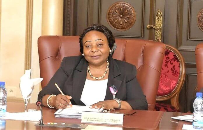 Manuela Roka Botey , Primera Ministra del Gobierno, Encargada de la Coordinación Administrativa de la Republica de Guinea Ecuatorial